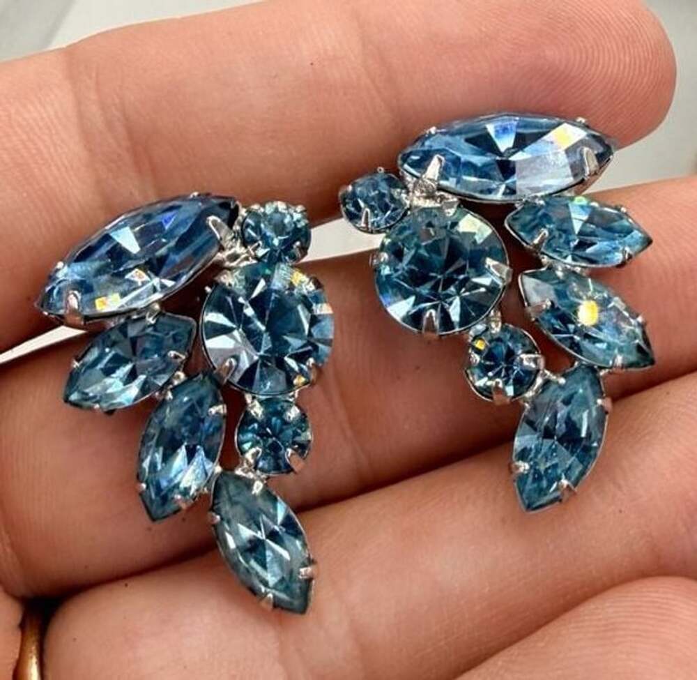 Weiss Blue Rhinestone Crystal Cluster Clip On Earrings